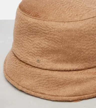Max Mara Reversible camel hair bucket hat | Thumbnail 2