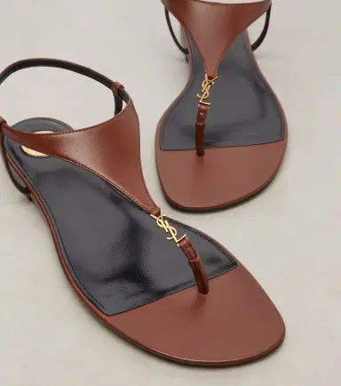 Saint Laurent Cassandra leather thong sandals | Thumbnail 4 Saint Laurent Cassandra leather thong sandals | Thumbnail 4