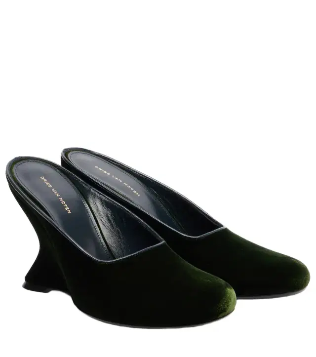 Dries Van Noten 95 velvet wedges