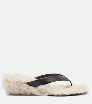 Le Monde Béryl Le Monde Béryl Shearling-trimmed leather thong sandals | Thumbnail 2 Le Monde Béryl Le Monde Béryl Shearling-trimmed leather thong sandals | Thumbnail 2