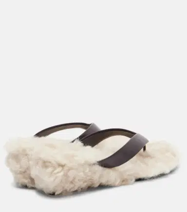 Le Monde Béryl Le Monde Béryl Shearling-trimmed leather thong sandals | Thumbnail 4 Le Monde Béryl Le Monde Béryl Shearling-trimmed leather thong sandals | Thumbnail 4