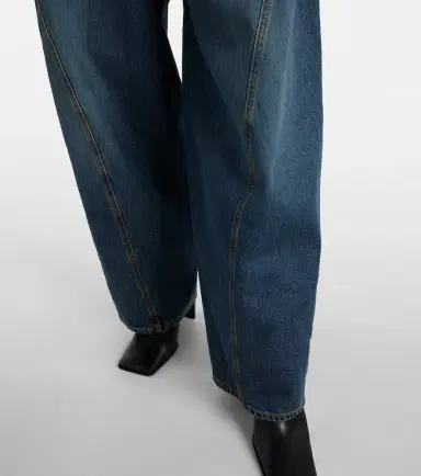 Alaïa Alaïa Mid-rise barrel-leg jeans | Thumbnail 3 Alaïa Alaïa Mid-rise barrel-leg jeans | Thumbnail 3