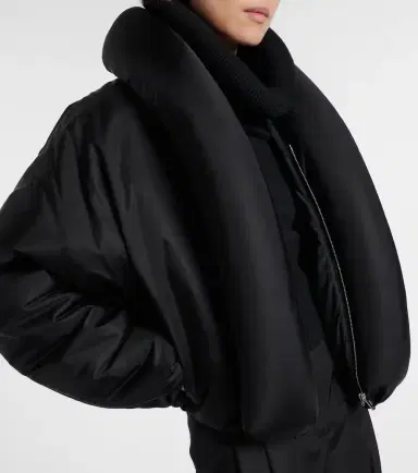 Alaïa Alaïa Padded jacket | Thumbnail 4 Alaïa Alaïa Padded jacket | Thumbnail 4