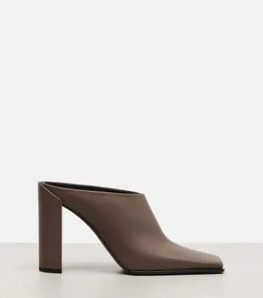 Alaïa Alaïa Leather mules | Thumbnail 2 Alaïa Alaïa Leather mules | Thumbnail 2