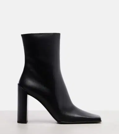 Alaïa Alaïa Leather ankle boots | Thumbnail 2 Alaïa Alaïa Leather ankle boots | Thumbnail 2