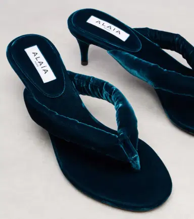 Alaïa Alaïa Velvet thong sandals | Thumbnail 4