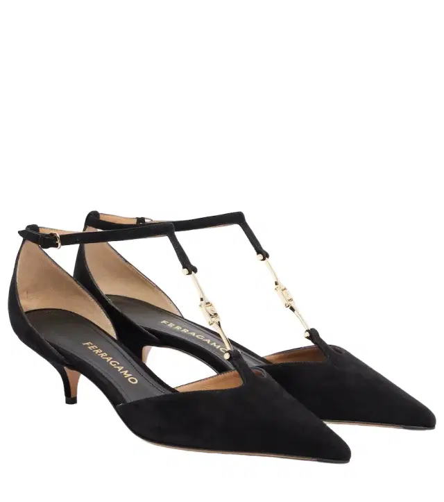 Ferragamo Traci 40 suede pumps