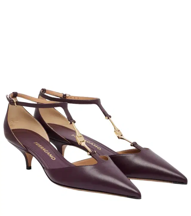 Ferragamo Traci 40 leather pumps