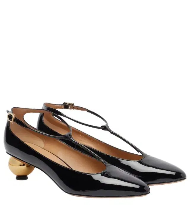 Ferragamo Tania 40 patent leather pumps