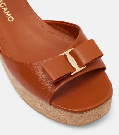 Ferragamo Selna leather wedge sandals | Thumbnail 3