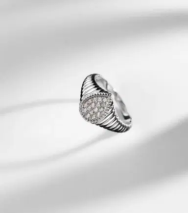 Yvonne Léon Yvonne Léon 9kt white gold ring with diamonds | Thumbnail 3 Yvonne Léon Yvonne Léon 9kt white gold ring with diamonds | Thumbnail 3