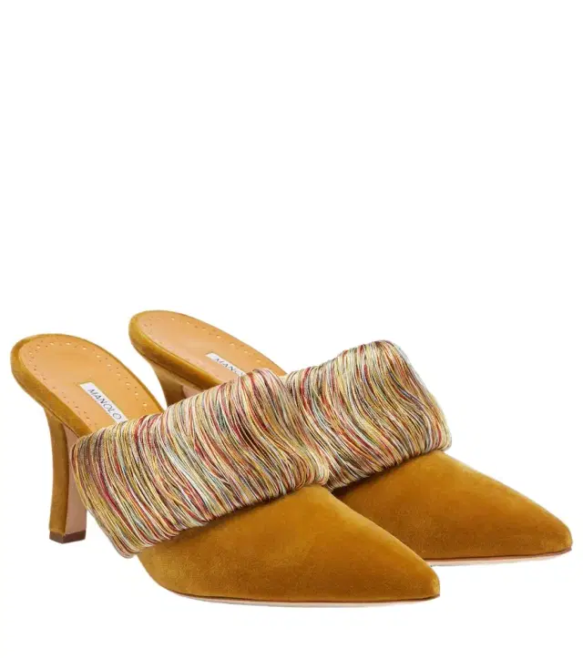 Manolo Blahnik Caldean 90 velvet mules