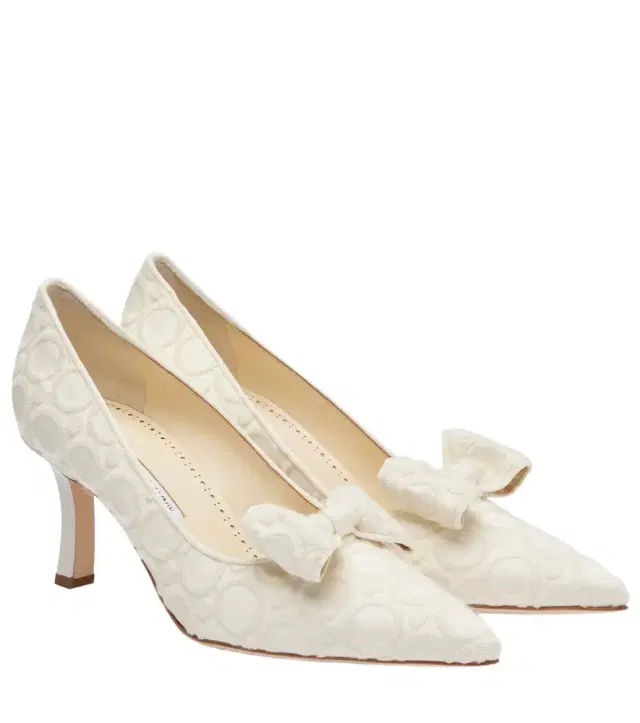 Manolo Blahnik Epirotes 70 embroidered satin pumps