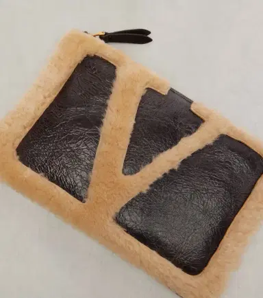 Valentino Garavani Viva Superstar Medium leather pouch | Thumbnail 2 Valentino Garavani Viva Superstar Medium leather pouch | Thumbnail 2