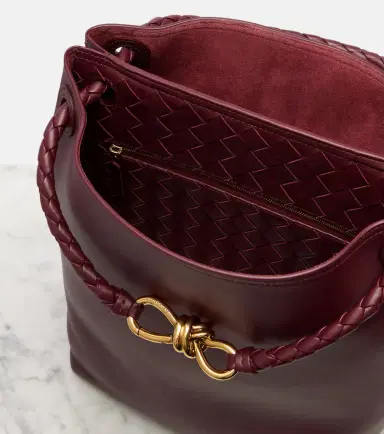 Bottega Veneta Andiamo Small leather bucket bag | Thumbnail 4 Bottega Veneta Andiamo Small leather bucket bag | Thumbnail 4