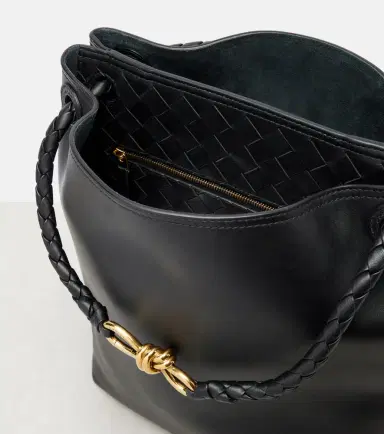 Bottega Veneta Andiamo Small leather bucket bag | Thumbnail 2