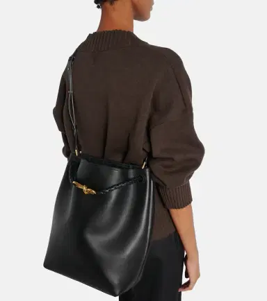 Bottega Veneta Andiamo Small leather bucket bag | Thumbnail 8