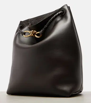 Bottega Veneta Andiamo Small leather bucket bag | Thumbnail 2