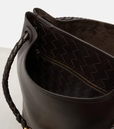 Bottega Veneta Andiamo Small leather bucket bag | Thumbnail 3