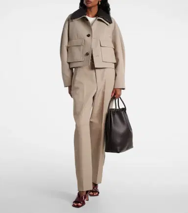 Bottega Veneta Andiamo Small leather bucket bag | Thumbnail 6