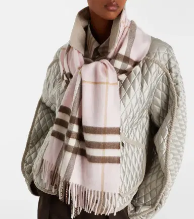 Burberry Giant Check cashmere scarf | Thumbnail 4 Burberry Giant Check cashmere scarf | Thumbnail 4