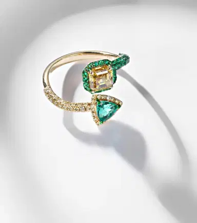 Kamyen 18kt gold ring with diamonds and emeralds | Thumbnail 2