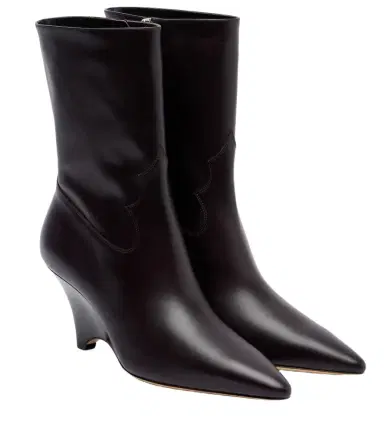 Le Monde Béryl Le Monde Béryl Leather ankle boots | Thumbnail 1 Le Monde Béryl Le Monde Béryl Leather ankle boots | Thumbnail 1