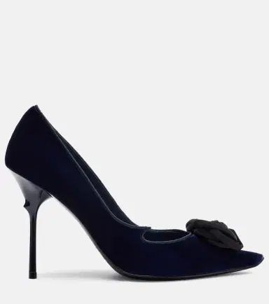 Roger Vivier Rose Vivier 100 floral-appliqué velvet pumps | Thumbnail 2 Roger Vivier Rose Vivier 100 floral-appliqué velvet pumps | Thumbnail 2