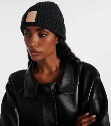 Loewe Anagram ribbed-knit cashmere beanie | Thumbnail 4