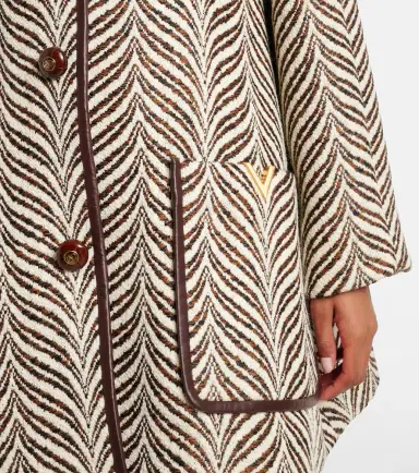 Valentino VGold wool and cashmere coat | Thumbnail 2 Valentino VGold wool and cashmere coat | Thumbnail 2