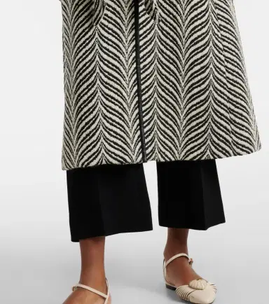 Valentino VGold shearling-trimmed wool-blend coat | Thumbnail 4 Valentino VGold shearling-trimmed wool-blend coat | Thumbnail 4