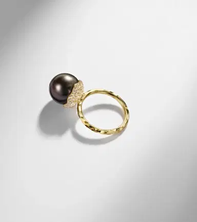 Octavia Elizabeth Orb 18kt gold ring with pearl and diamonds | Thumbnail 5