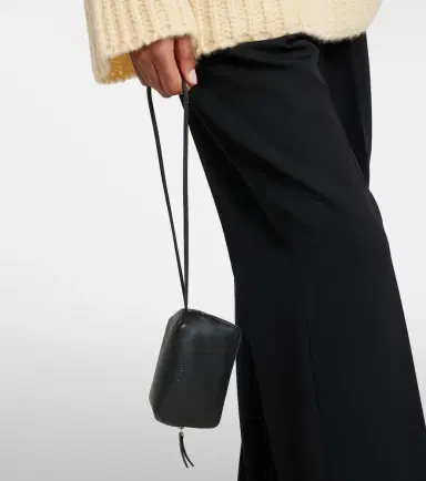 The Row Owen leather pouch | Thumbnail 4 The Row Owen leather pouch | Thumbnail 4