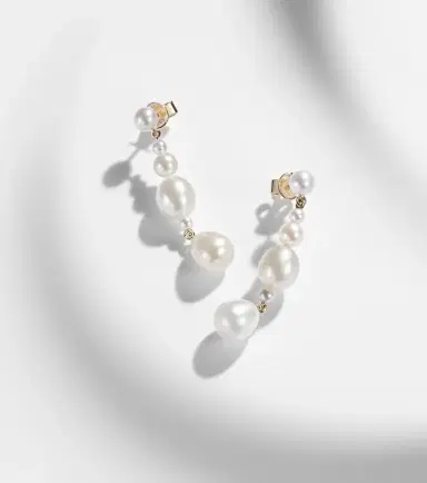 Sophie Bille Brahe Petite Amis De La Perle 14kt gold earrings with freshwater pearls | Thumbnail 5 Sophie Bille Brahe Petite Amis De La Perle 14kt gold earrings with freshwater pearls | Thumbnail 5