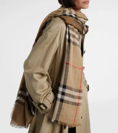 Burberry Check wool and silk scarf | Thumbnail 5