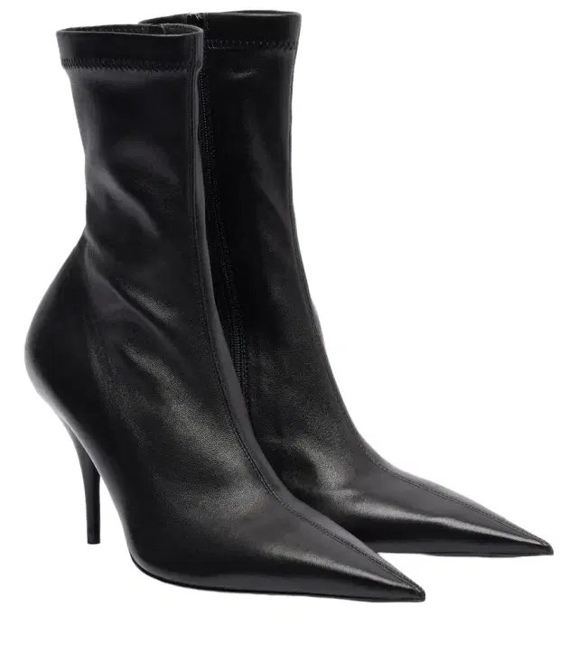 Balenciaga Avenue 90 leather ankle boots