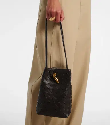Bottega Veneta Andiamo Intrecciato leather phone pouch | Thumbnail 6 Bottega Veneta Andiamo Intrecciato leather phone pouch | Thumbnail 6