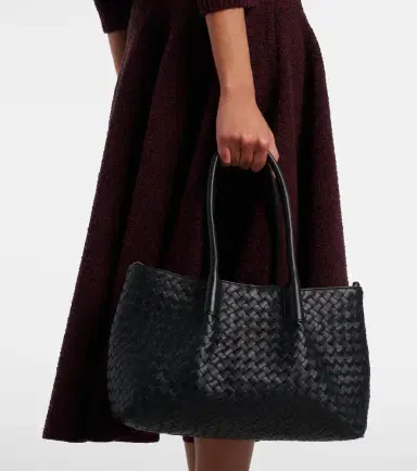 Bottega Veneta Pinacoteca Small reversible leather tote bag | Thumbnail 6 Bottega Veneta Pinacoteca Small reversible leather tote bag | Thumbnail 6