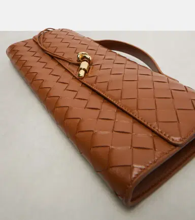 Bottega Veneta Intrecciato leather clutch | Thumbnail 2