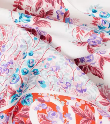 Gucci Printed silk twill scarf | Thumbnail 3