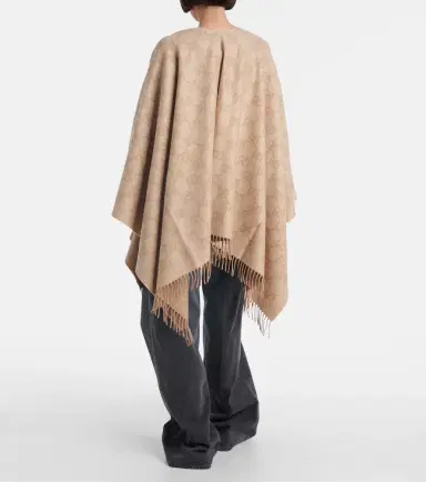 Gucci GG fringed cashmere-blend lamé cape | Thumbnail 2