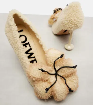 Loewe Toy floral-appliqué shearling pumps | Thumbnail 3