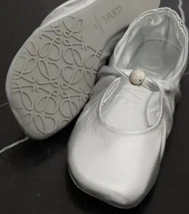 Loewe Pebble Soft metallic leather Mary Jane flats | Thumbnail 2
