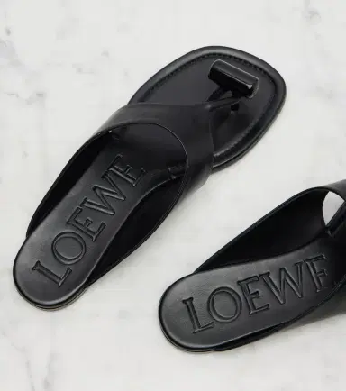 Loewe Toggle leather thong sandals | Thumbnail 4
