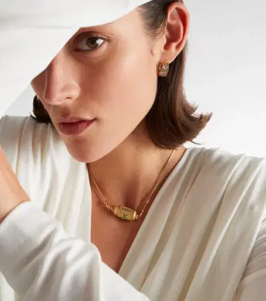 Marie Lichtenberg Good Things 18kt gold locket necklace with emeralds | Thumbnail 3