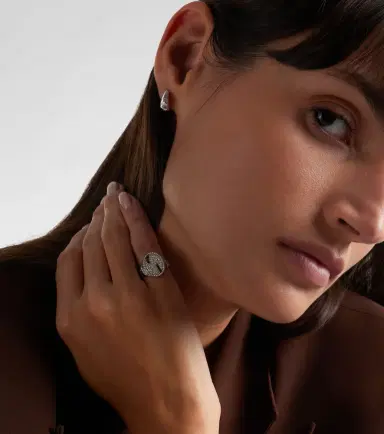 Yvonne Léon Yvonne Léon Berlingot Nano 9kt white gold hoop earrings with diamonds | Thumbnail 2