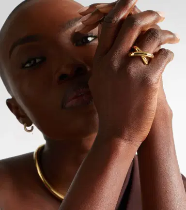 Engelbert Cross Loop Medium 18kt gold ring | Thumbnail 3