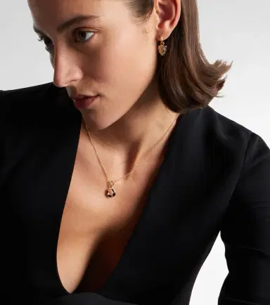 Foundrae Horseshoe 18kt gold necklace with onyx | Thumbnail 3 Foundrae Horseshoe 18kt gold necklace with onyx | Thumbnail 3