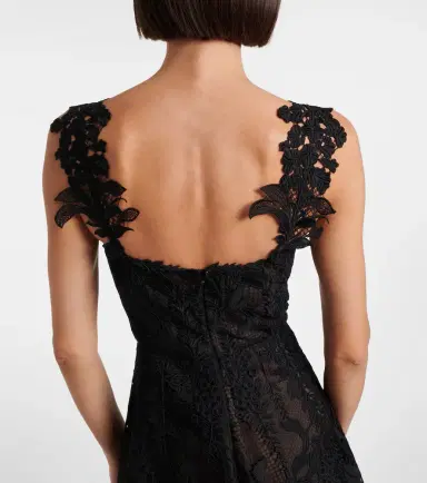 Oscar de la Renta Guipure lace bustier gown | Thumbnail 2