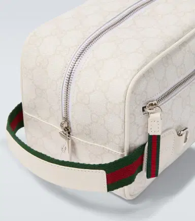 Gucci GG Supreme toiletry bag | Thumbnail 2 Gucci GG Supreme toiletry bag | Thumbnail 2
